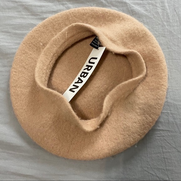 NWT Urban Outfitters Felt Beret - Picture 5 of 6